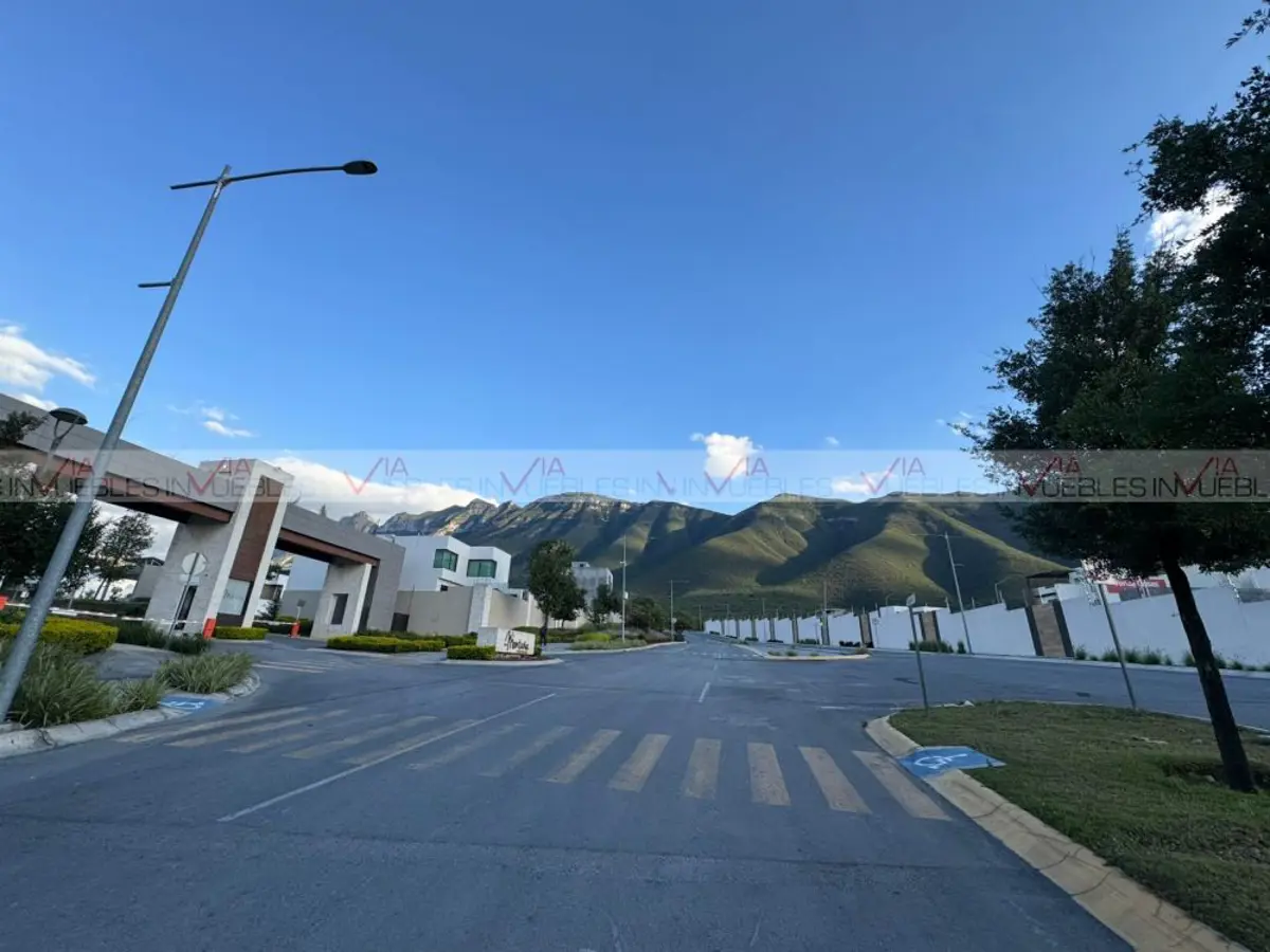 Terreno en venta en La Montaña, García — foto 1 de 10