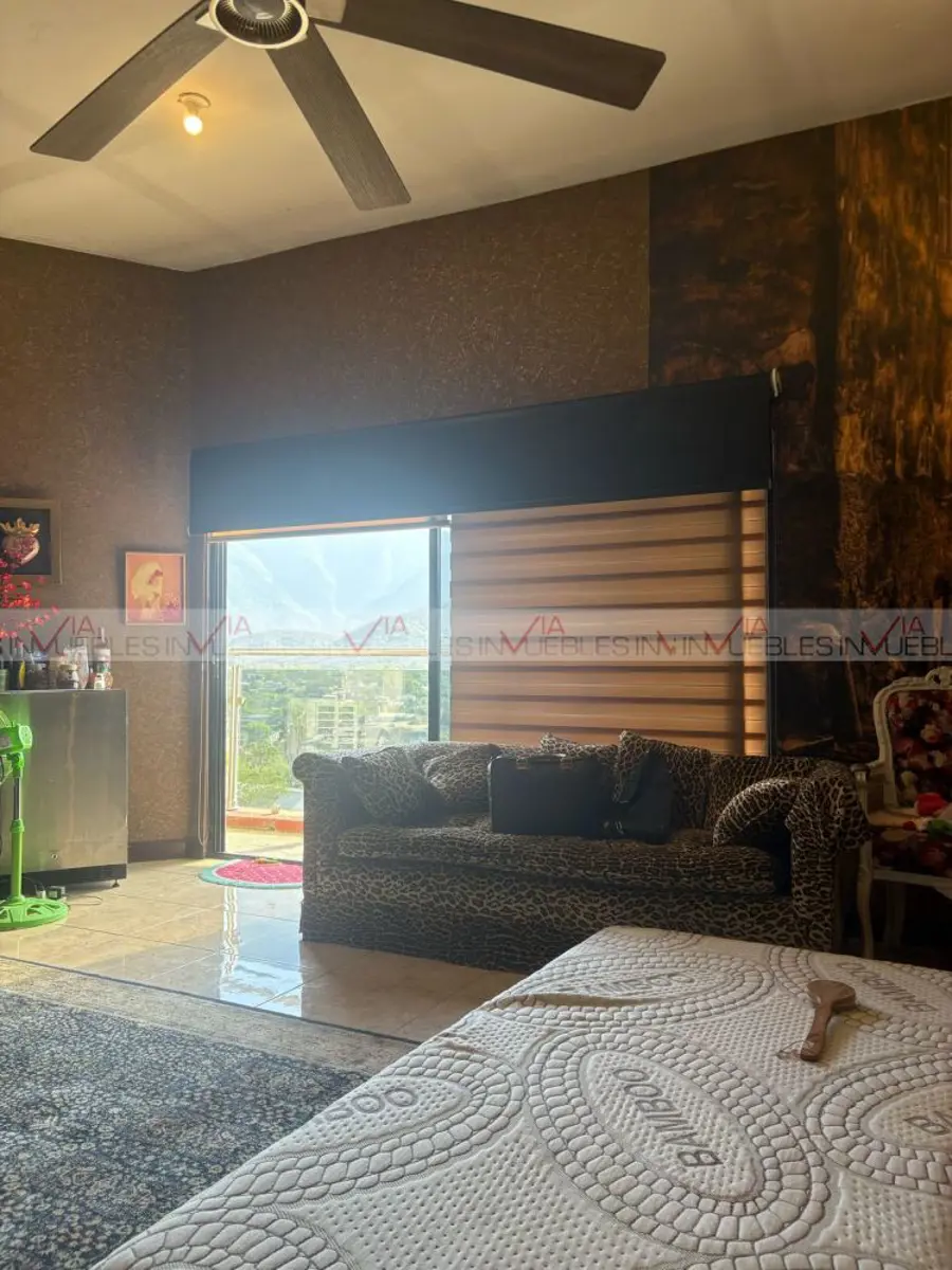 Casa en venta en Bosques de las Lomas, Santiago — foto 1 de 21