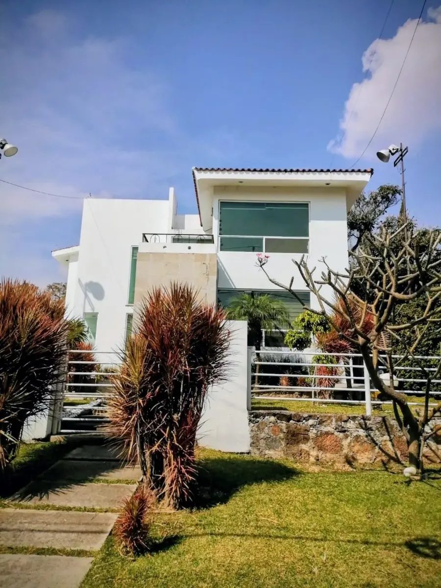 Casa en venta en Lomas de Cocoyoc, Atlatlahucan — foto 1 de 24