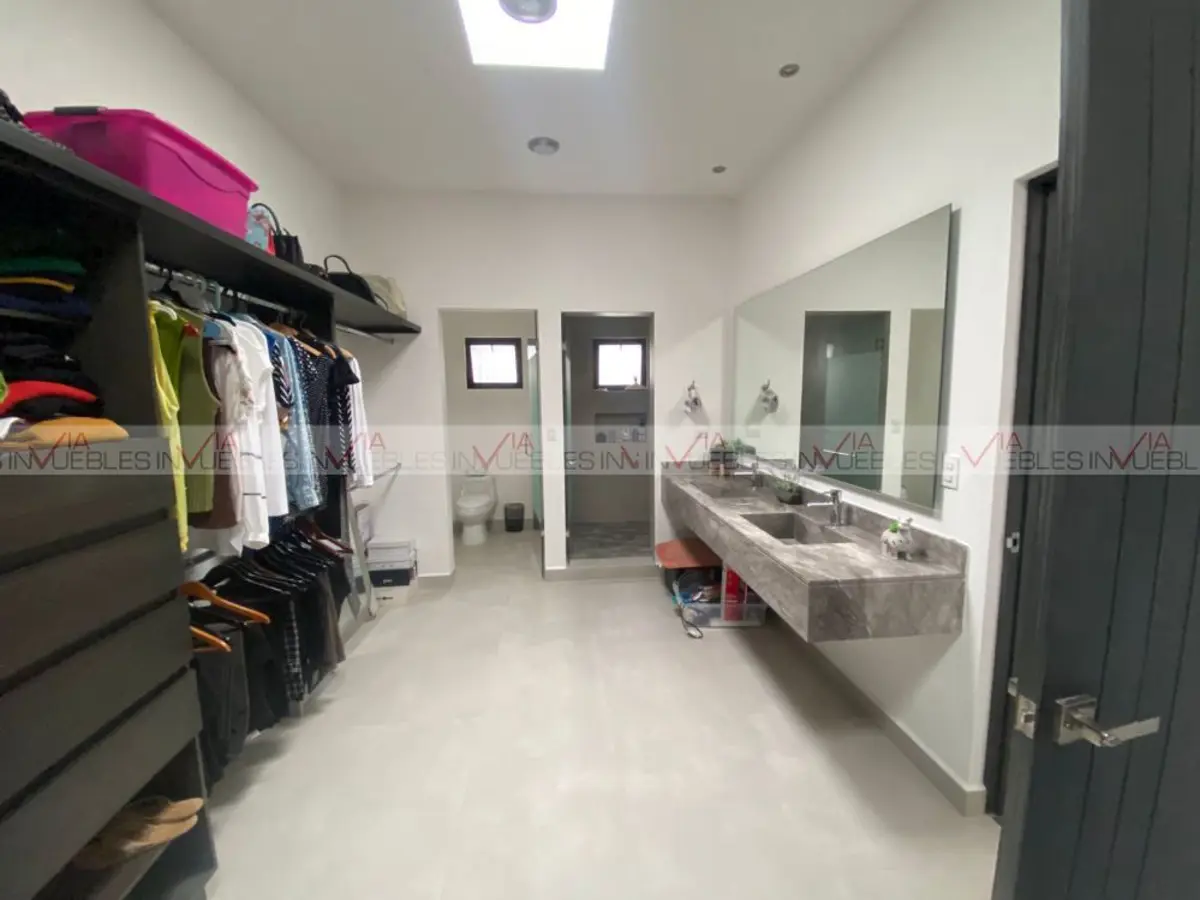 Casa en venta en Valles de Santiago, Santiago — foto 1 de 20