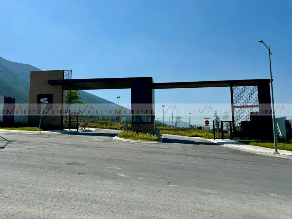 Terreno en venta en Cumbres Calzadas, García — foto 1 de 11