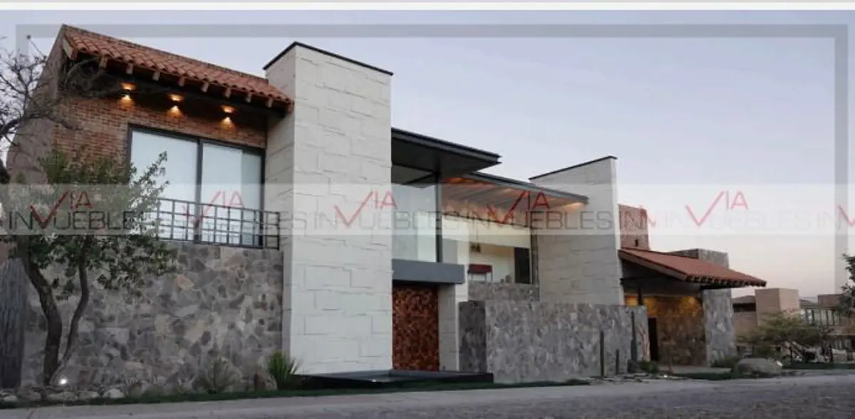 Casa en venta en Comonfort Centro, Comonfort — foto 1 de 8