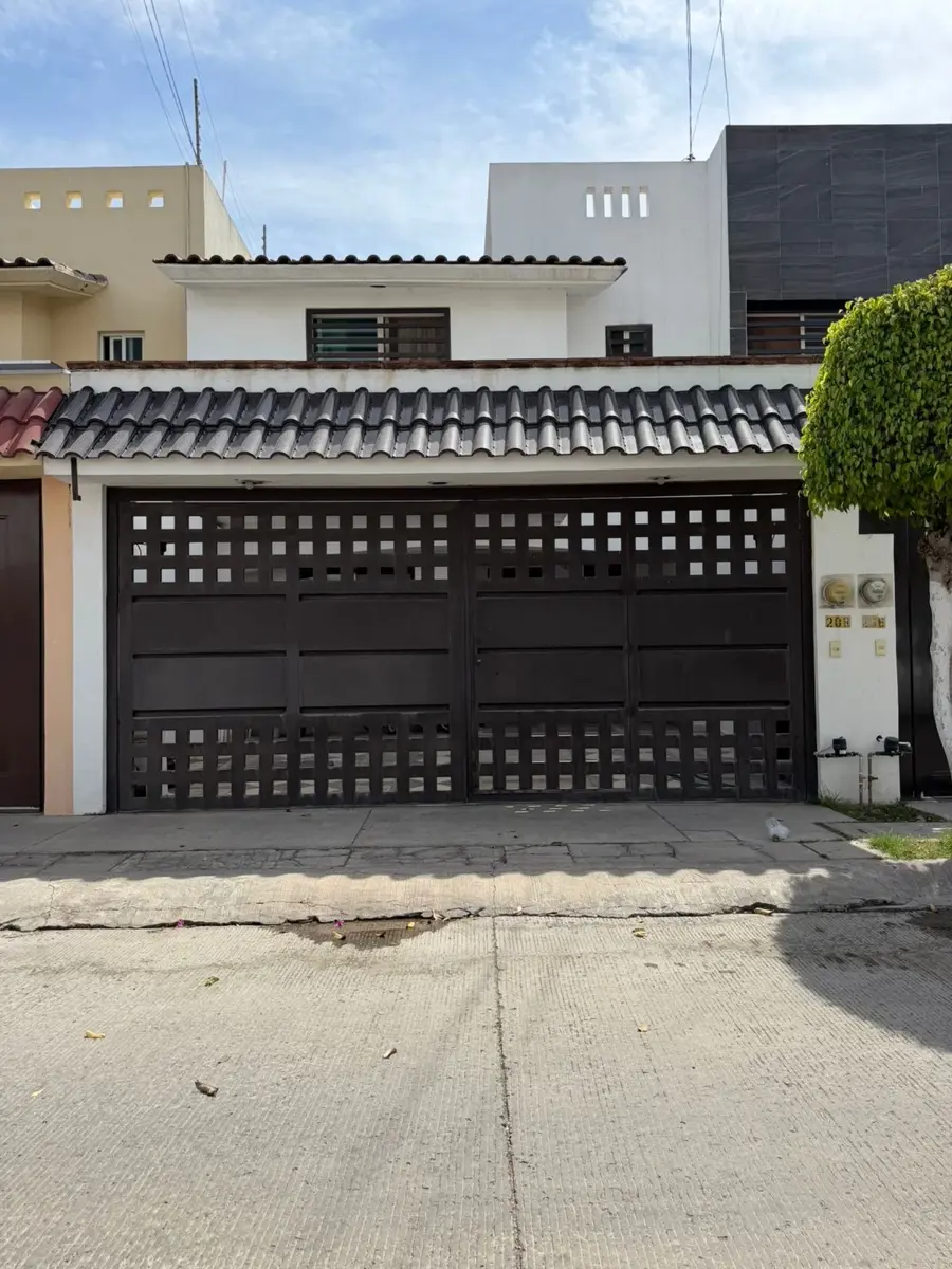 Casa en renta en Los Murales, León — foto 1 de 13