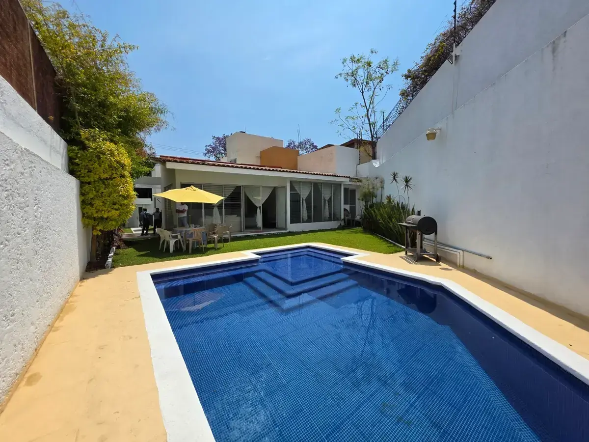Casa en venta en Jardines de Cuernavaca, Cuernavaca — foto 1 de 24
