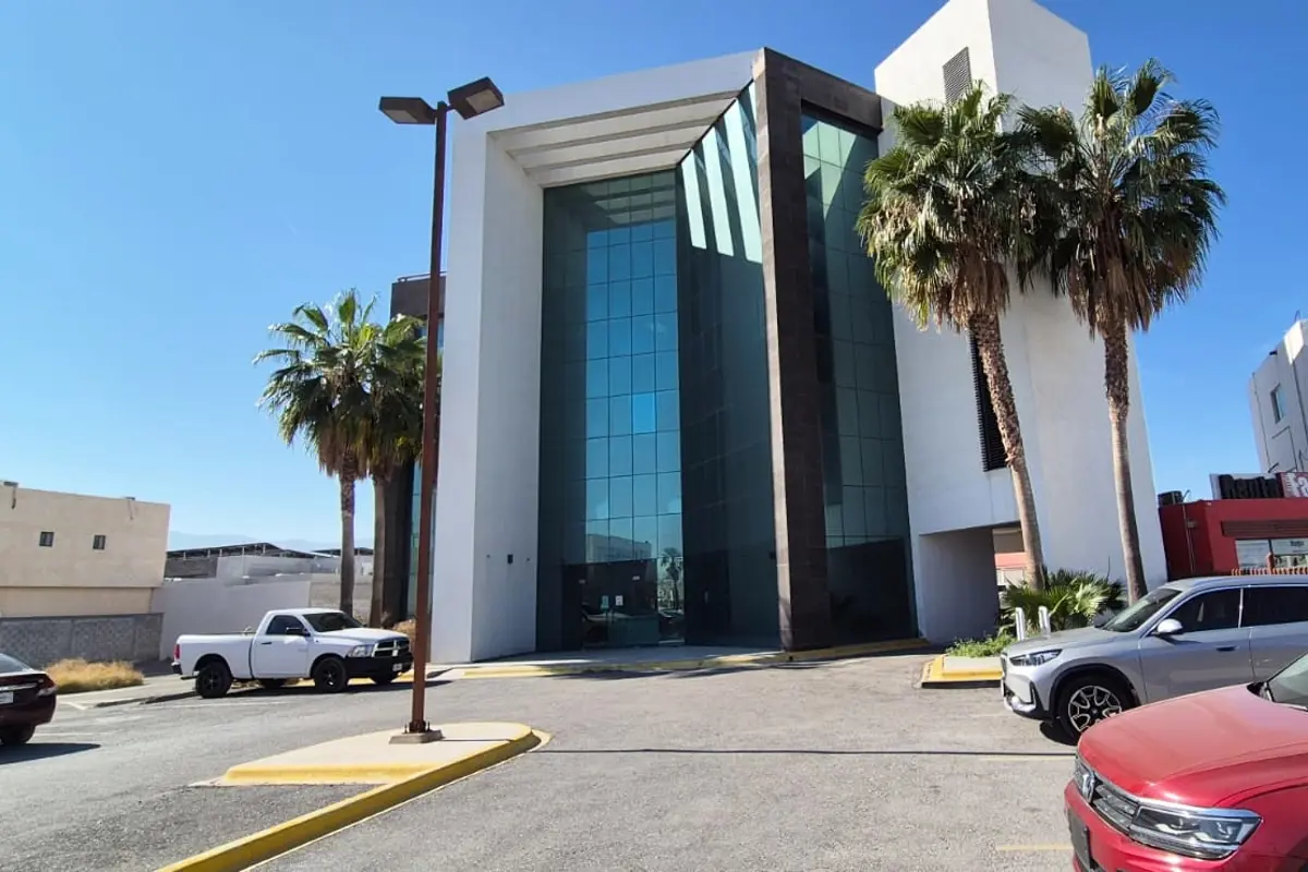Edificio en renta en Valle Real, Saltillo — foto 1 de 27