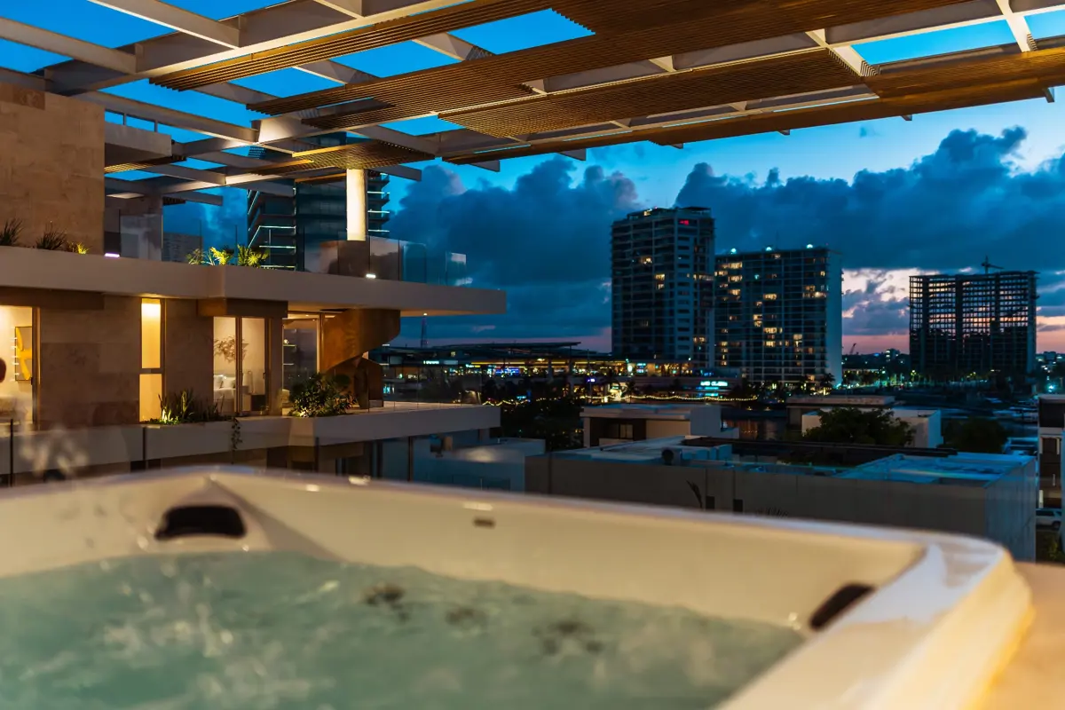 Departamento en venta en Cancún Centro, Benito Juárez — foto 1 de 42