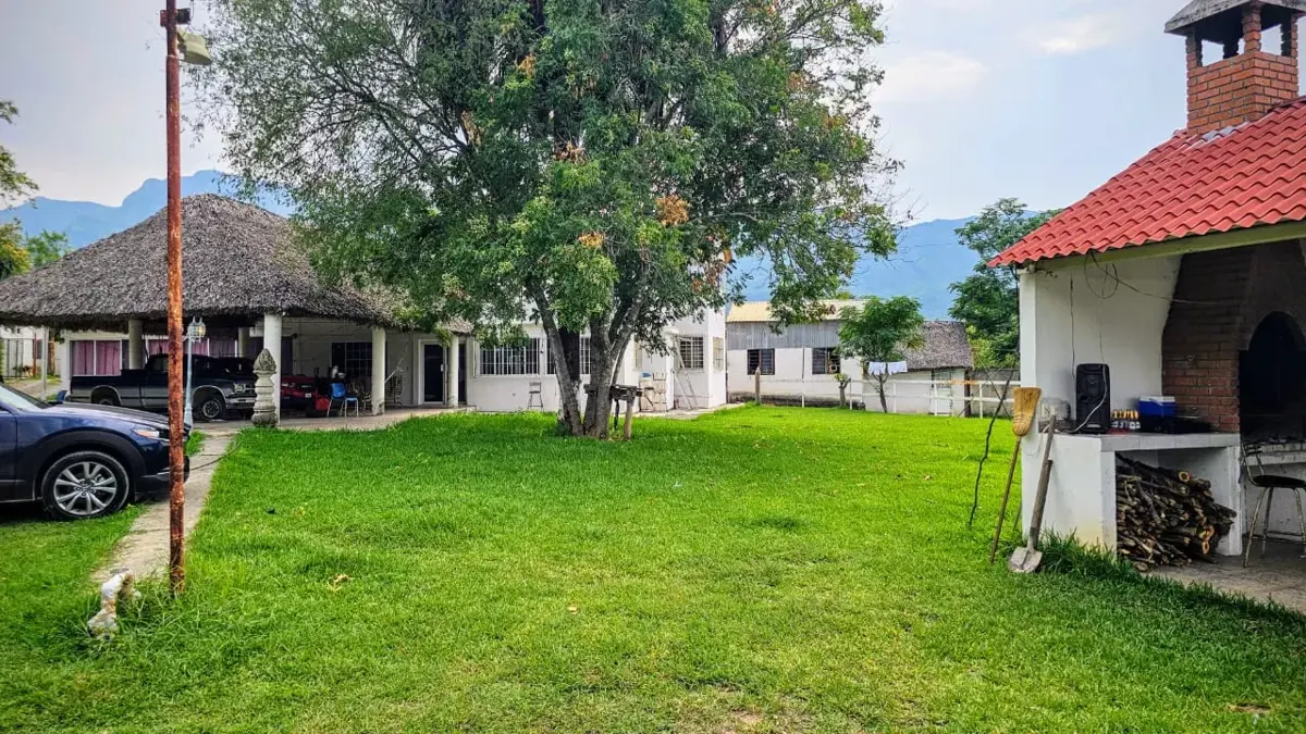 Quinta en venta en Valle de Santiago, Santiago — foto 1 de 17