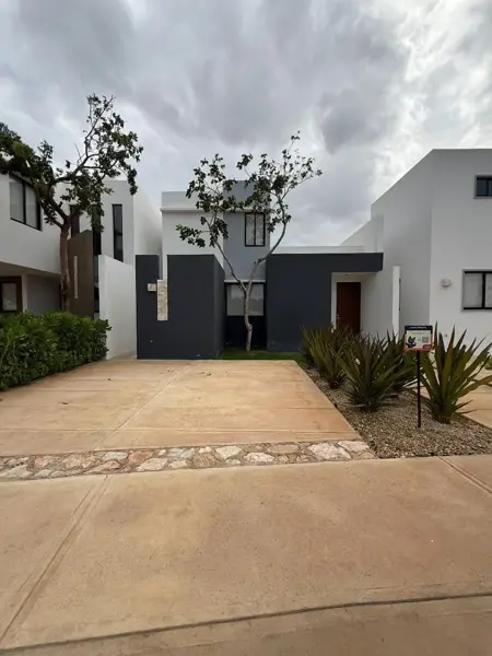 Casa en Venta en Merida en Privada con Amenidades, Caucel, Mod G