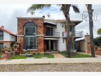 Casa en Venta en Bernal, Ezequiel Montes - Amplio Espacio y Ubicación Estratégica