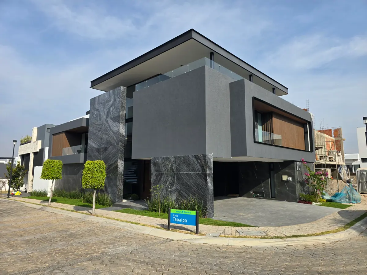 Casa en venta en Lomas de Angelópolis, San Andrés Cholula — foto 1 de 69