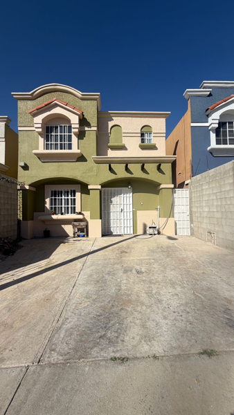 Casa en Privada con Terreno Amplio + Opción de Compra Flexible | Urbi Quinta del Cedro