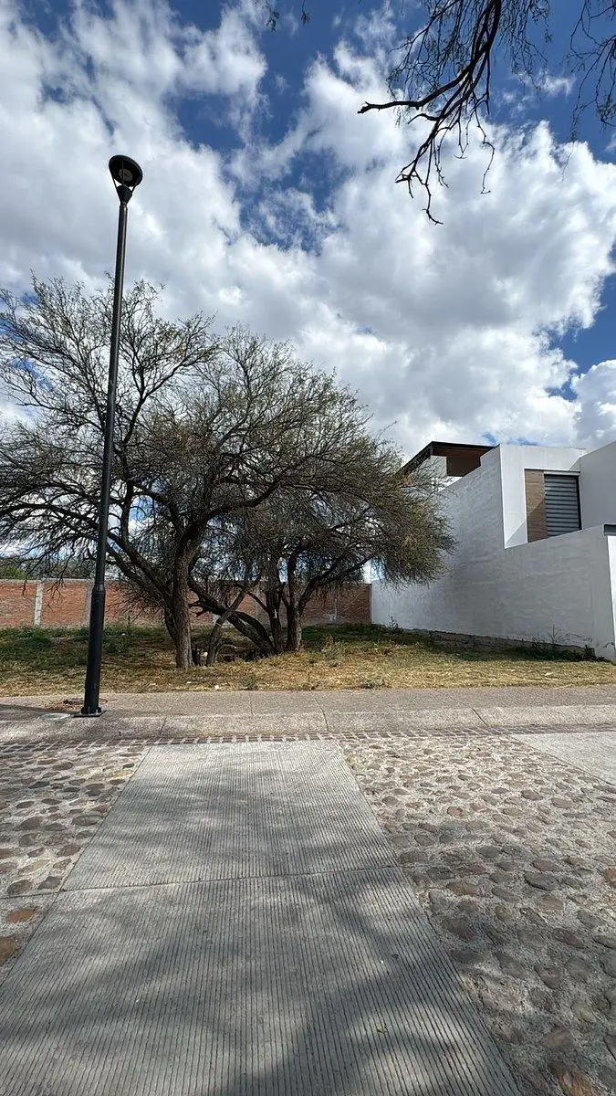 Terreno en venta en Paseos Loretta, Aguascalientes — foto 1 de 6