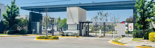 ¡HERMOSA CASA EN VENTA EN CAPITTALA CON BONO DE $200,000! | 3 RECÁMARAS | COCINA EN GRANITO | JARDÍN