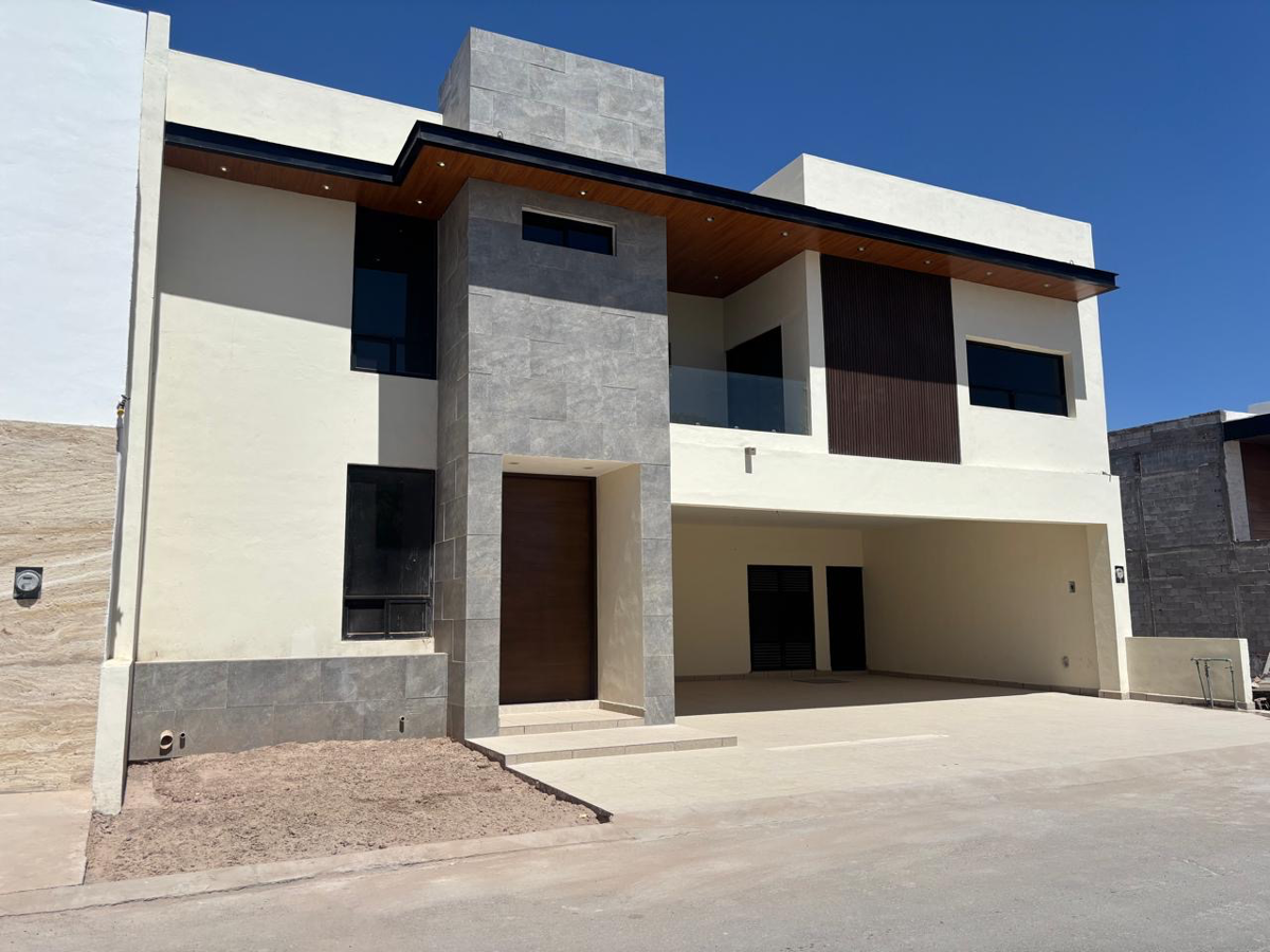 CASA EN LAS TROJES CASA EN LAS TROJES