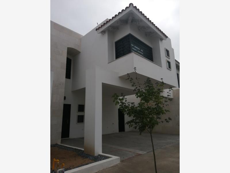 Casa en renta en Hacienda la Aurora Residencial, Saltillo — foto 1 de 27