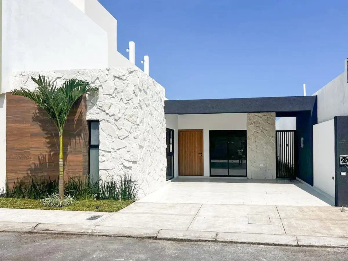 Casa en venta en Lomas de la Rioja, Alvarado — foto 1 de 28