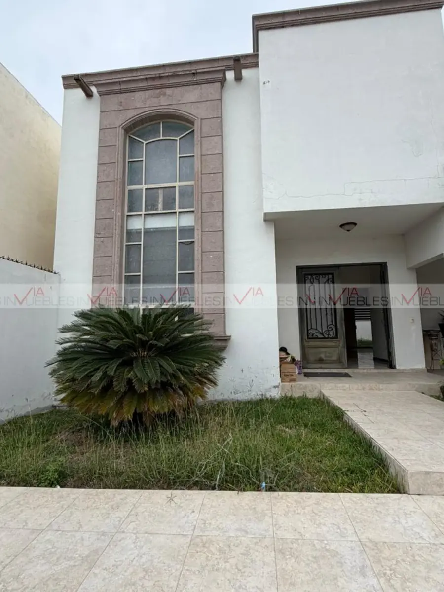 Casa en renta en Lomas de los Pilares, Cadereyta Jiménez — foto 1 de 13
