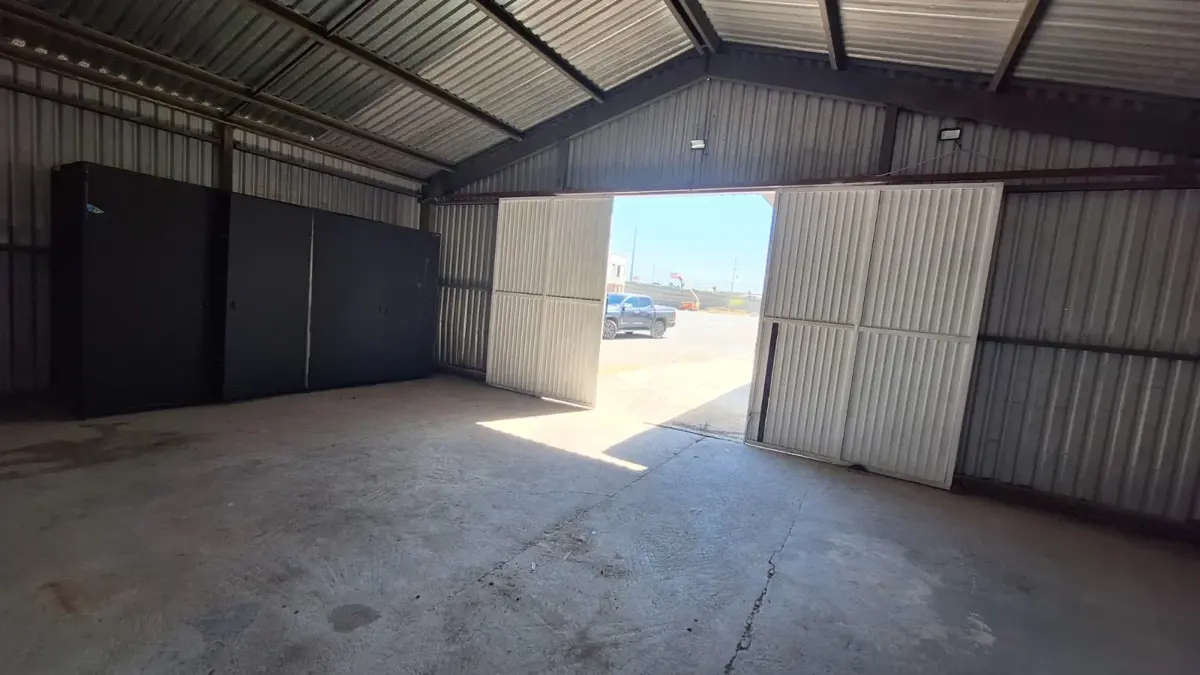 Bodega en renta en Nazario S Ortiz Garza, Saltillo — foto 1 de 8