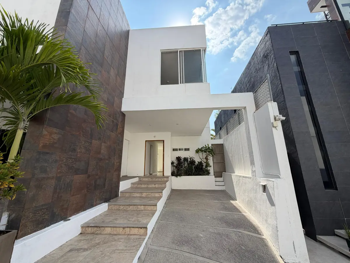Casa en venta en Jardines de Delicias, Cuernavaca — foto 1 de 23