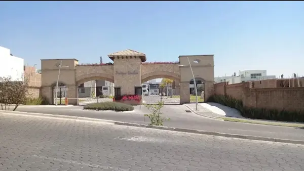 Terreno en venta en Lomas de Angelópolis, San Andrés Cholula — foto 2 de 3