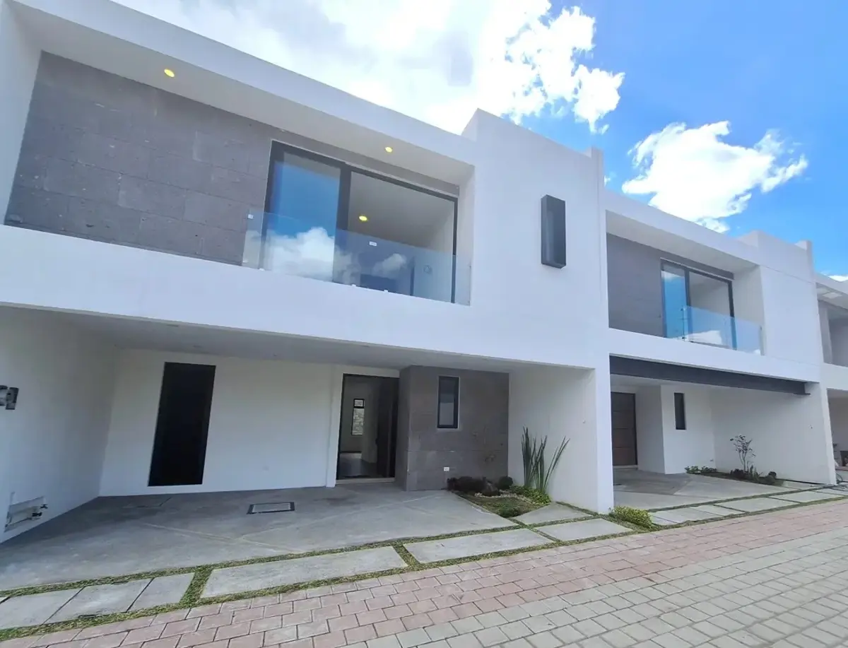 Casa en venta en Residencial Lucendi, Cuautlancingo — foto 1 de 53