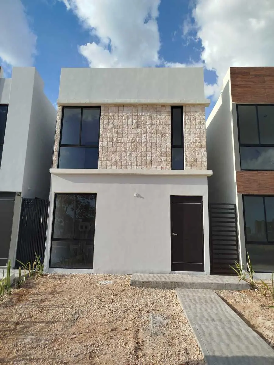 Casa en venta en Diamante Paseos de Opichen, Mérida — foto 1 de 16