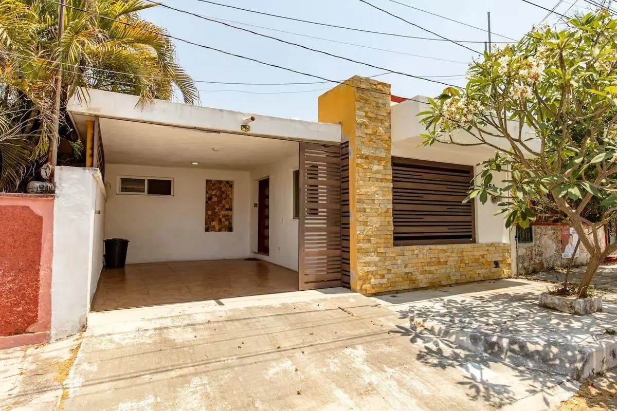 Casa en venta en Garcia Gineres, Mérida — foto 1 de 36