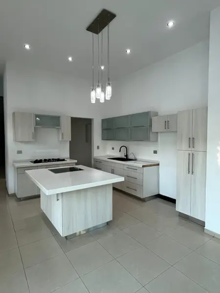 Casa en venta en Jardines de Versalles, Saltillo — foto 3 de 16