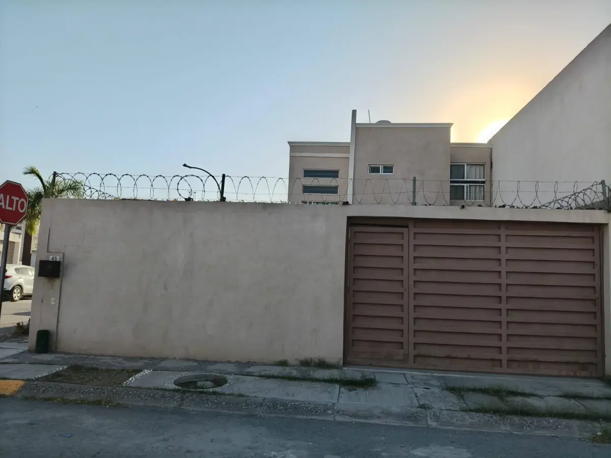 Casa en venta en Quintas la Perla, Torreón — foto 1 de 13