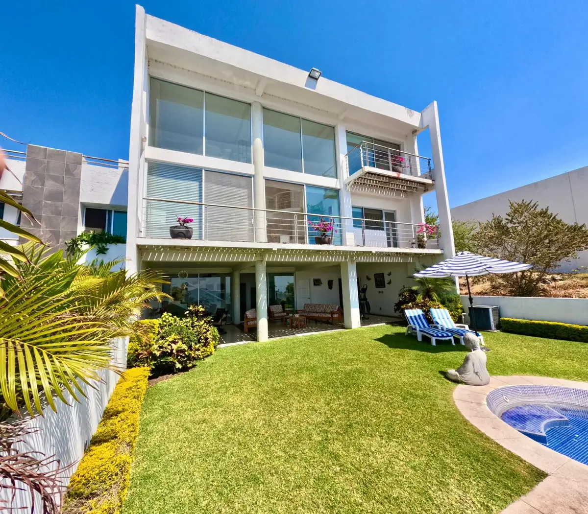 Casa en venta en Burgos Bugambilias, Temixco — foto 1 de 30