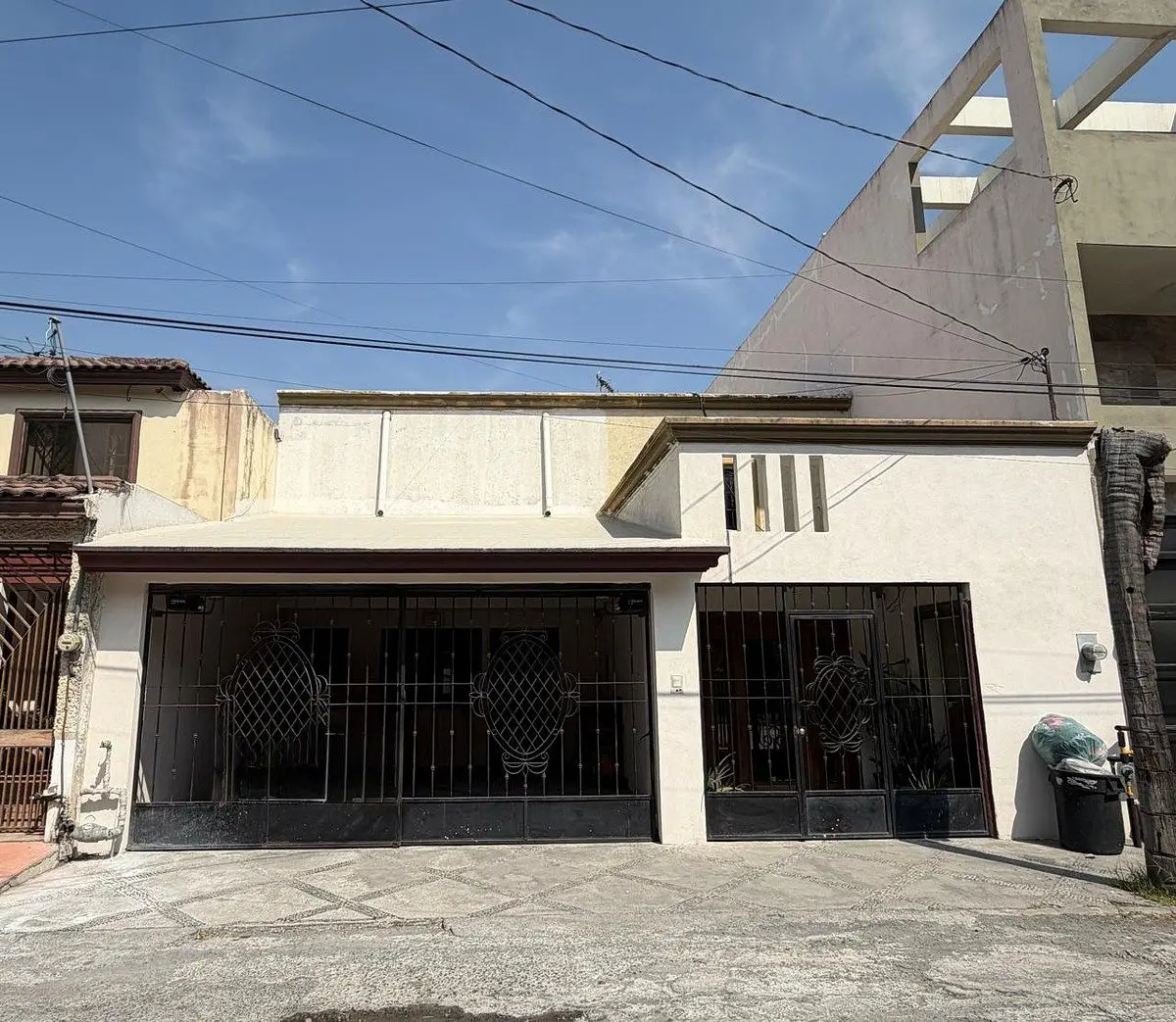 Casa en venta en Country Sol, Guadalupe — foto 1 de 27