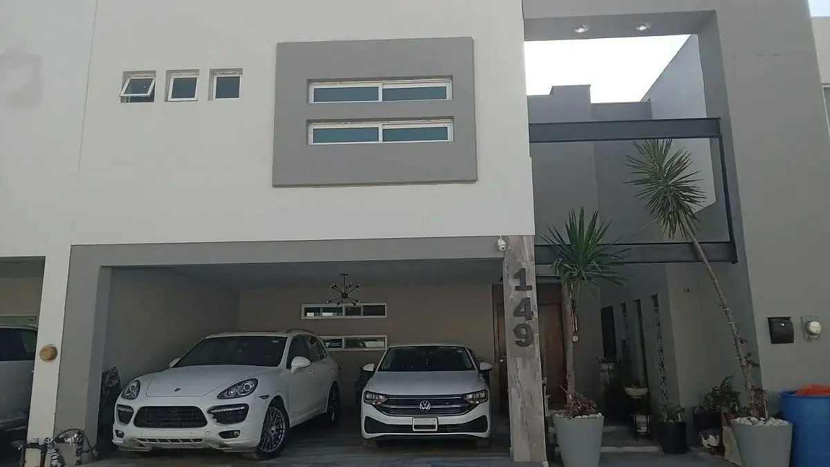 Casa en venta en La Rioja Privada Residencial, Monterrey — foto 1 de 49