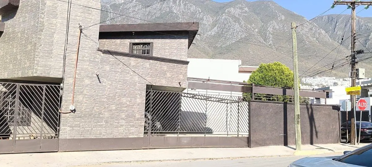 Casa en venta en Residencial la Hacienda 1 Sector, Monterrey — foto 1 de 9