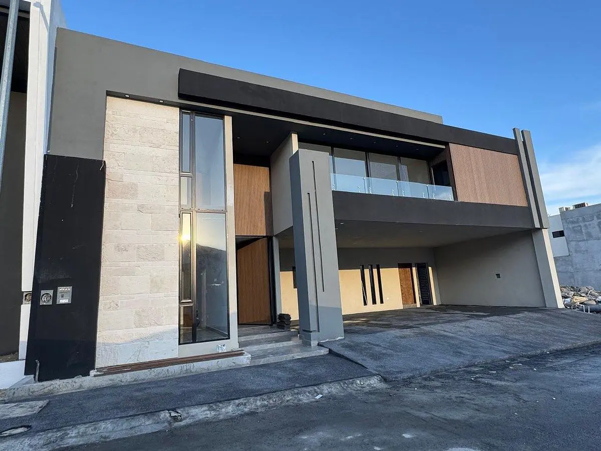 Casa en venta en Bosques de las Misiones Sector Reserva, Santiago — foto 1 de 14