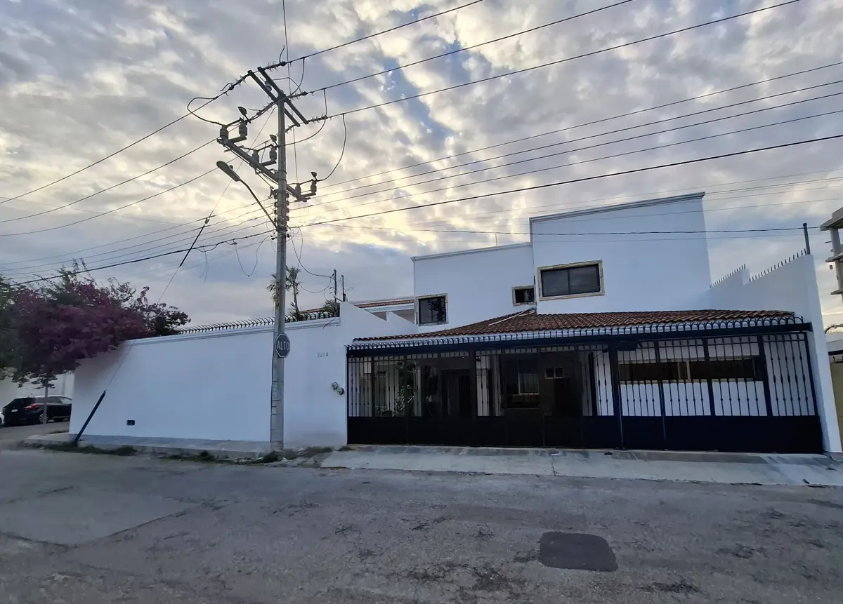 Casa en venta en Benito Juárez Nte, Mérida — foto 1 de 27