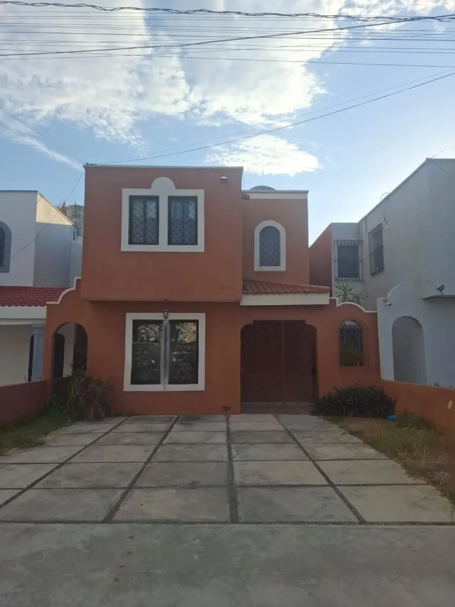 Casa en venta en Residencial Bancarios, Mérida — foto 1 de 27
