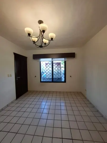 Casa en venta en Residencial Bancarios, Mérida — foto 2 de 27