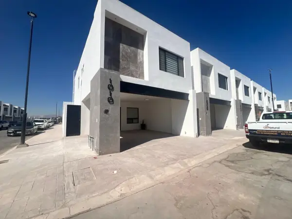 Casa en venta en Los Viñedos, Torreón — foto 2 de 30