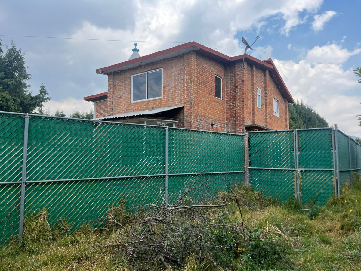 Casa en venta en San Miguel Ameyalco, Lerma — foto 1 de 10