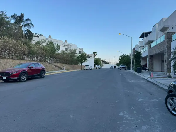 Casa en venta en La Perla, Monterrey — foto 2 de 51