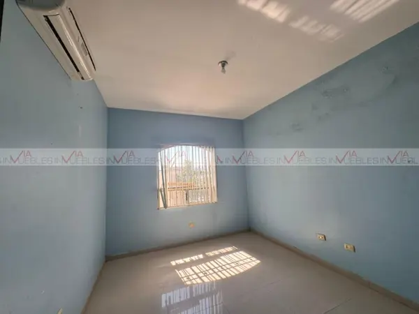 Casa en renta en Lomas de los Pilares, Cadereyta Jiménez — foto 3 de 16