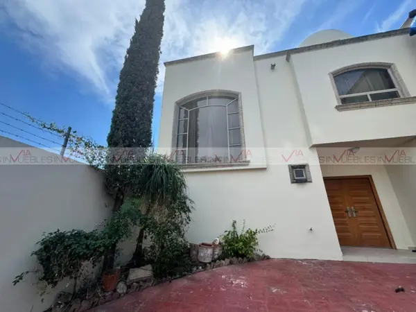 Casa en renta en Lomas de los Pilares, Cadereyta Jiménez — foto 2 de 16