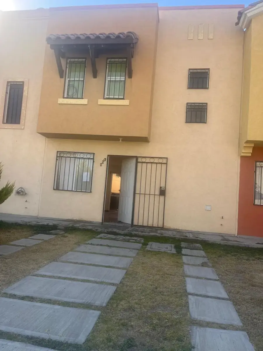 Casa en venta en Real Toledo, Pachuca de Soto — foto 1 de 10