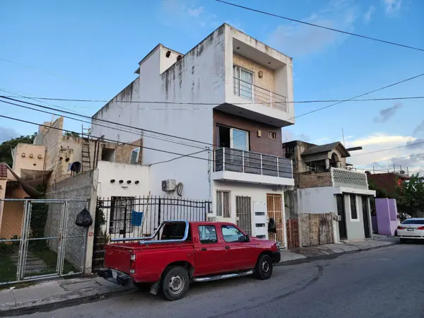 Edificio CUARTERIA en Venta, 12 Cuartos con Baño, Villas del Mar, Cancún Norte.