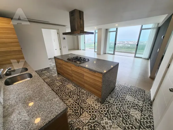 Departamento en Venta, 4 Recámaras, Vista al Mar, Campo Golf, Av Bonampak, Puerto Cancún