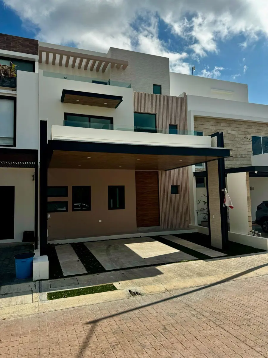 Casa en venta en Fraccionamiento Residencial Rio, Benito Juárez — foto 1 de 22