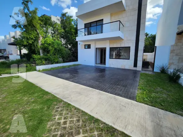 Casa en Renta, 4 Recámaras, Aires Acondicionados, Residencial Rio, Cancún