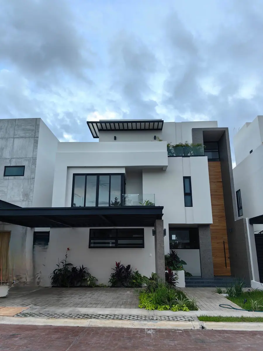 Casa en venta en Fraccionamiento	Vía Cumbres Residencial, Benito Juárez — foto 1 de 20