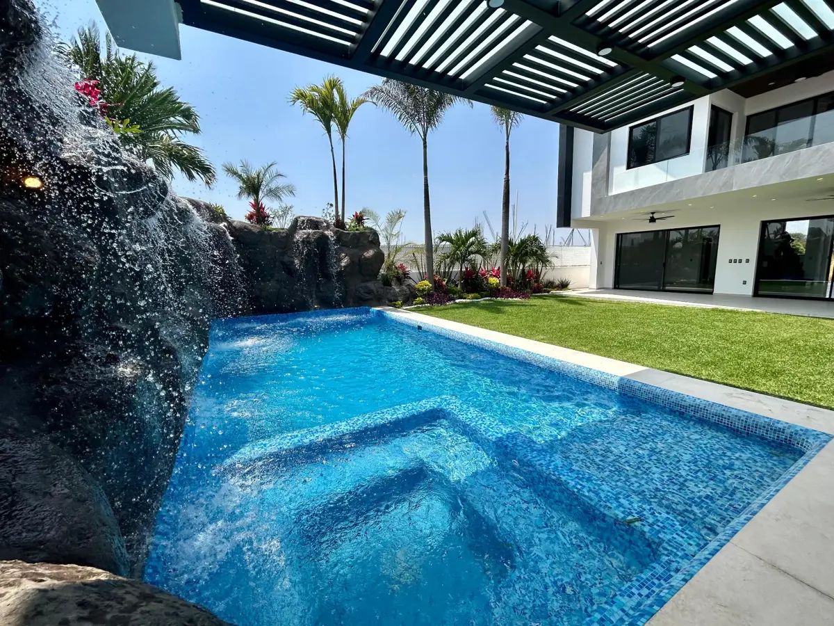 Casa en venta en Lomas de Cocoyoc, Atlatlahucan — foto 1 de 23