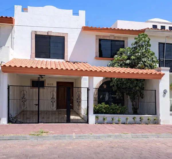 Casa con 4 Recámaras en Residencial Río San Pedro | Seguridad 24/7 y Ubicación Poniente